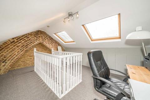 37 Richmond Grove, Surbiton, KT5 8RL