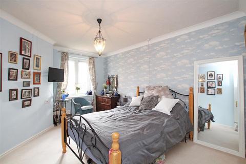 1 bedroom retirement property for sale, Stockbridge Road, Chichester, PO19