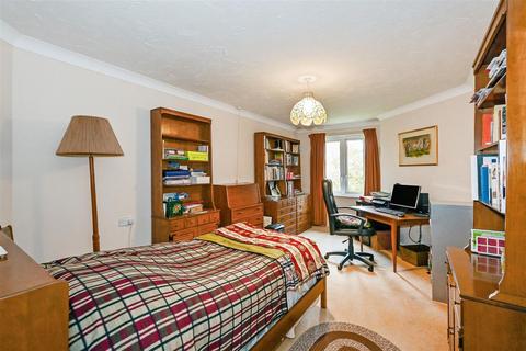 2 bedroom retirement property for sale, Stockbridge Road, Chichester, PO19