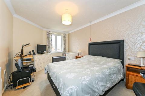 1 bedroom retirement property for sale, Stockbridge Road, Chichester, PO19