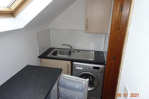 1 bedroom apartment to rent, Gleadless Mount, Gleadless, Sheffield, S12 2LN