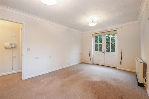 1 bedroom retirement property for sale, Stockbridge Road, Chichester, PO19