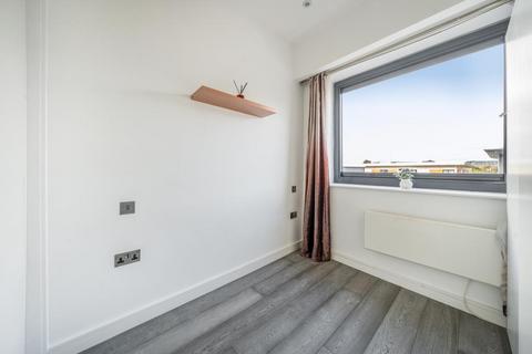 2 bedroom flat for sale, Slough, Berkshire, SL1