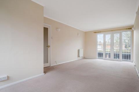 2 bedroom flat for sale, North Walls, Regnum Court, PO19