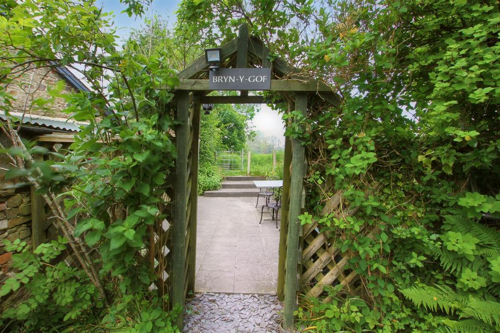 Entrance to Bryn y Gof