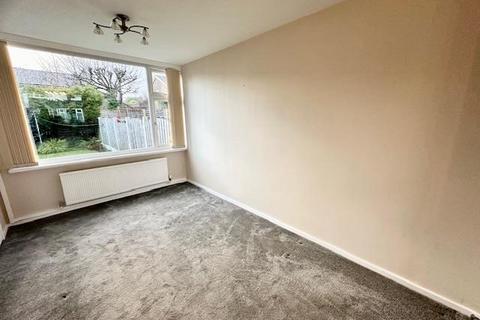 3 bedroom semi-detached house to rent, Astral Avenue, Halifax