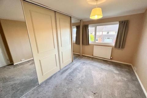 3 bedroom semi-detached house to rent, Astral Avenue, Halifax