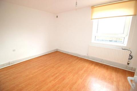 3 bedroom flat to rent, LONDON, Poplar, E14