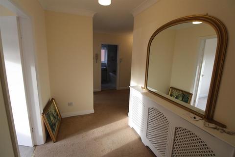 2 bedroom flat to rent, Newland Park, Hull