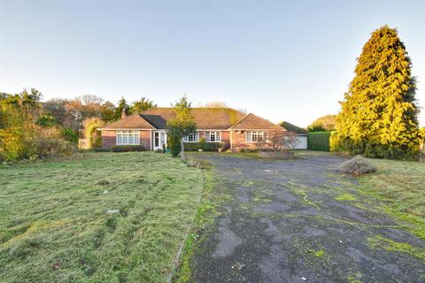 4 bedroom detached bungalow for sale, Main Street, Beckley, Rye