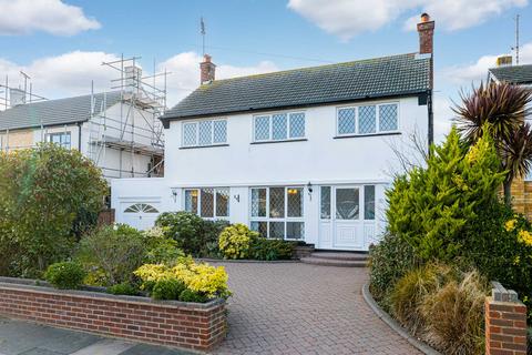 4 bedroom detached house for sale, Marcus Avenue, Southend-on-sea, SS1