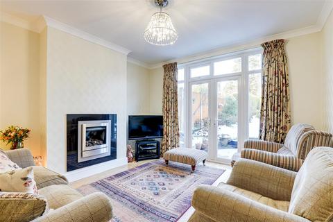 4 bedroom semi-detached house for sale, The Mount, Redhill NG5