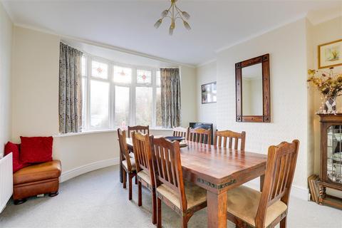 4 bedroom semi-detached house for sale, The Mount, Redhill NG5