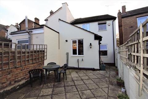 3 bedroom terraced house to rent, Tachbrook Road, Leamington Spa