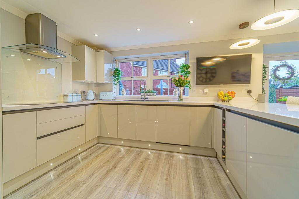 Kitchen dining room