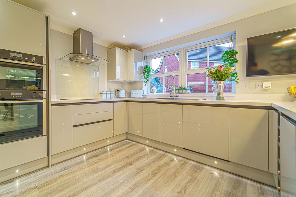 Kitchen dining room