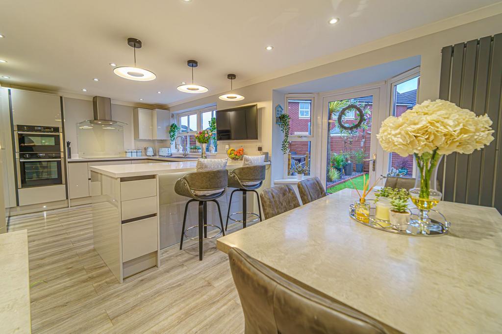 Kitchen dining room