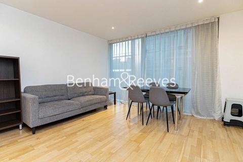 1 bedroom apartment to rent, Landmark West Tower, 22 Marsh Wall E14