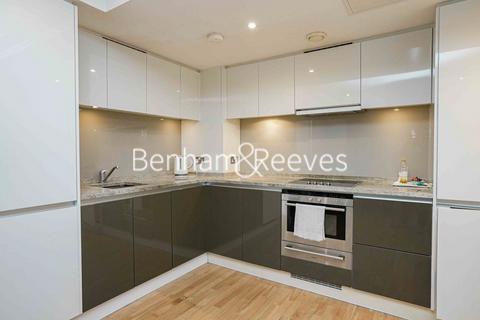 1 bedroom apartment to rent, Landmark West Tower, 22 Marsh Wall E14