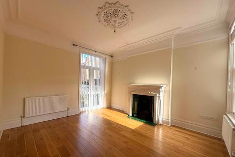 5 bedroom semi-detached house to rent, Nettlecombe Avenue, Southsea Unfurnished