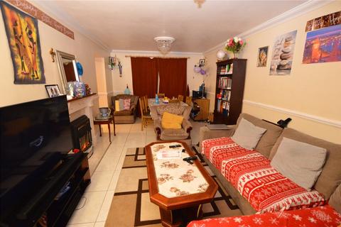 3 bedroom terraced house for sale, Cattawade End, Basildon, Essex, SS14