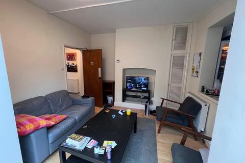 6 bedroom semi-detached house to rent, Devonshire Promenade, Nottingham NG7