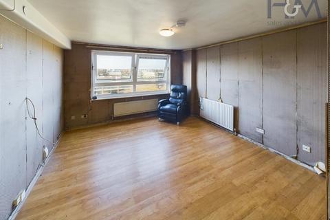 1 bedroom apartment for sale, High Plash, Cuttys Lane, Stevenage, Hertfordshire, SG1 1JG