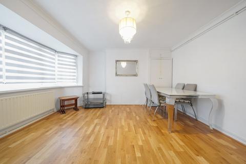 2 bedroom flat for sale, Hornbeam Road, Hayes, UB4