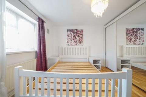 2 bedroom flat for sale, Hornbeam Road, Hayes, UB4