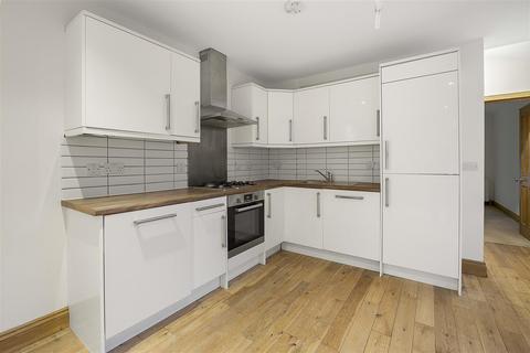 2 bedroom flat to rent, Hillfield Road, West Hampstead NW6