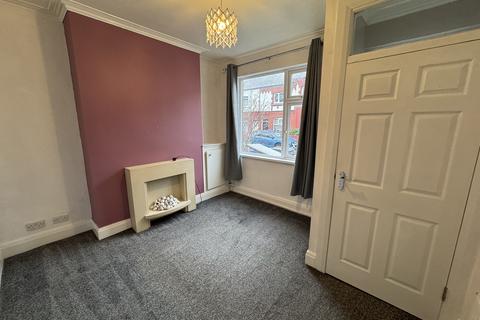 2 bedroom terraced house to rent, Newcastle Avenue, Blackpool FY3