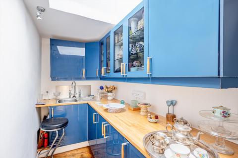 2 bedroom flat for sale, Royal Crescent, Bath, Somerset, BA1