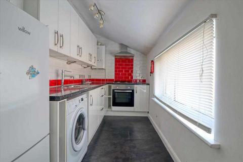 2 bedroom apartment for sale, Clacton on Sea CO15