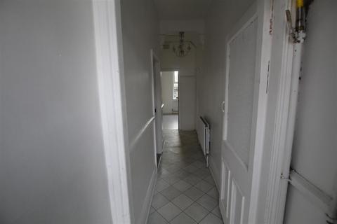 2 bedroom house to rent, Wingrove Avenue, Newcastle Upon Tyne NE4