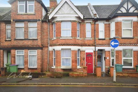 2 bedroom terraced house to rent, Pavilion Road Folkestone CT19