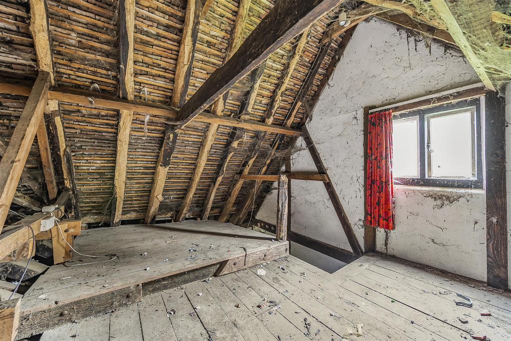 22 Loft Space.jpg