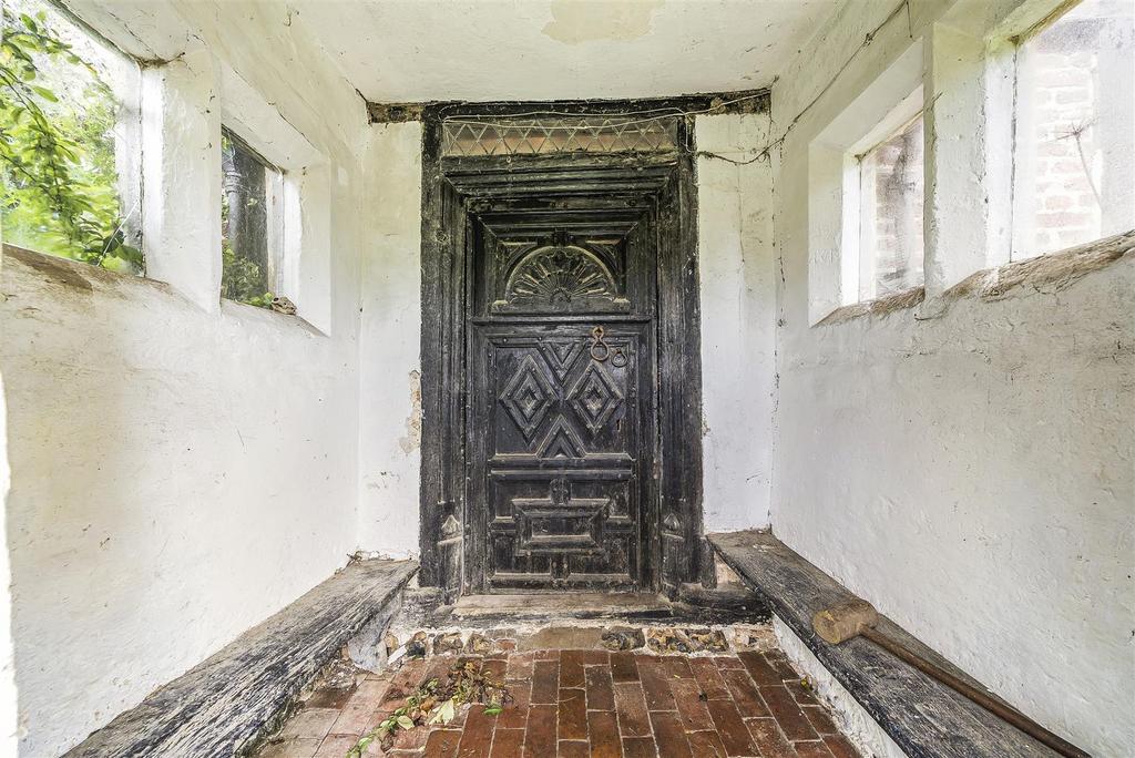 25 Front Door.jpg