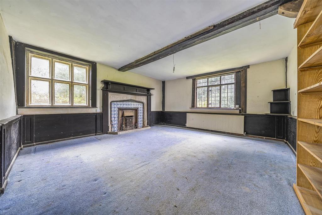 08 Living Room 1.jpg