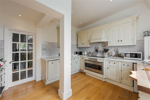 3 bedroom flat to rent, Wetherby Gardens, South Kensington SW5