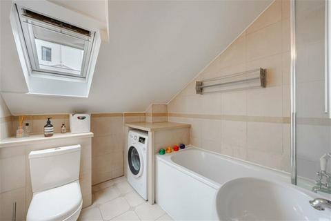 3 bedroom flat to rent, Wetherby Gardens, South Kensington SW5