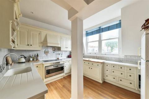 3 bedroom flat to rent, Wetherby Gardens, South Kensington SW5