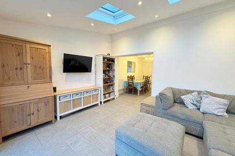 8 Burley Close, Shirley, Solihull, B90 2SP