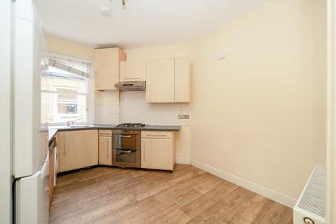 3 bedroom flat for sale, Castellain Road, Maida Vale W9