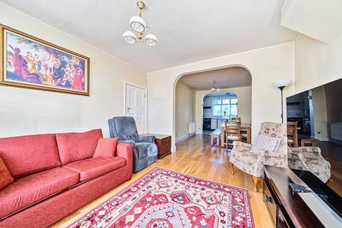 3 bedroom property for sale, Rushgrove Avenue, London, NW9