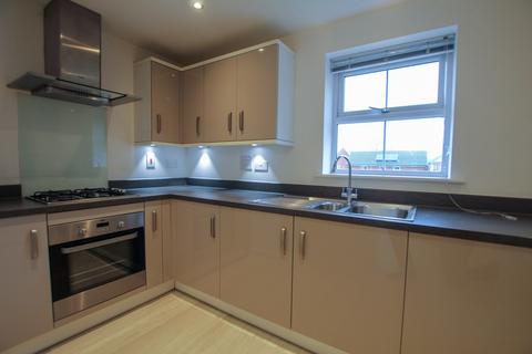 2 bedroom flat to rent, Old Wardour Way, Newbury RG14