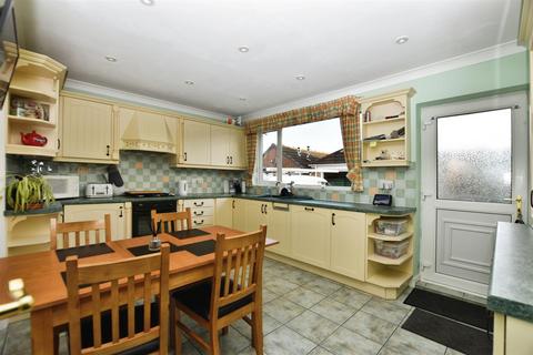 2 bedroom semi-detached bungalow for sale, Swanland Butts Close, Kirk Ella