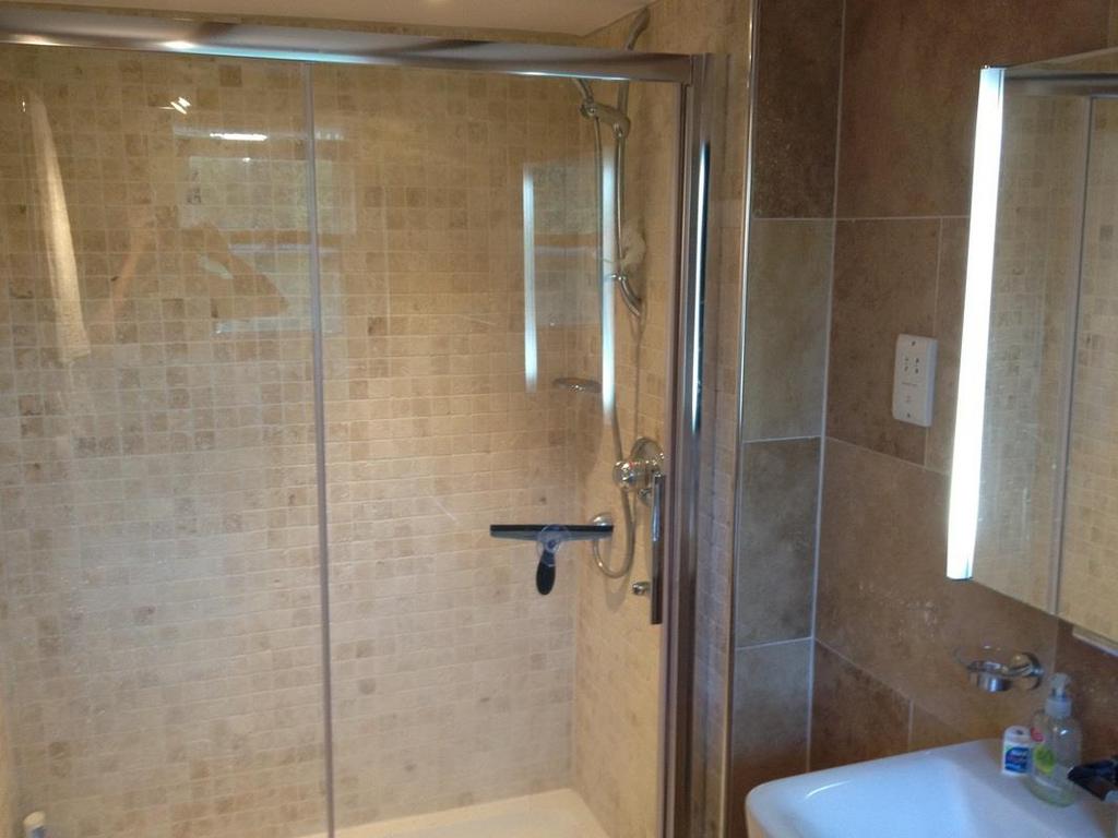 Shower room.jpg