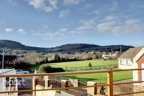 4 bedroom detached bungalow to rent, Church Road, PONTYPOOL