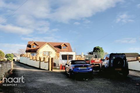 4 bedroom detached bungalow to rent, Church Road, PONTYPOOL