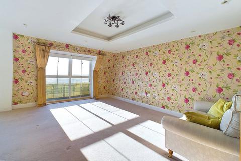 3 bedroom flat for sale, Marine Parade, Worthing, BN11 3FE